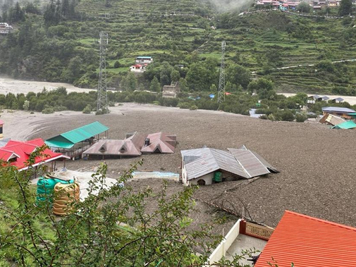 En mortal aluvión en el Himalaya reportan varios desaparecidos y cuatro muertos