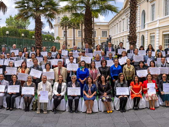 La docencia, pilar de la transformación universitaria: homenaje a 220 académicos