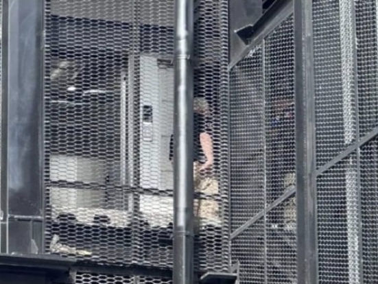 Usuarios quedan atrapados en elevador del Trolebús Chalco-Santa Martha por exceso de peso