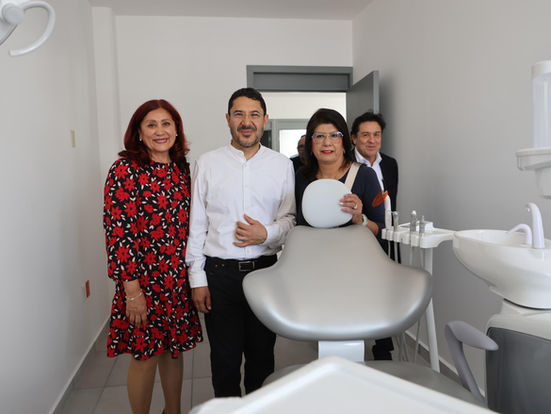 Supervisan Rosi Wong y Martí Batres atención en Unidades Médicas de Tecámac