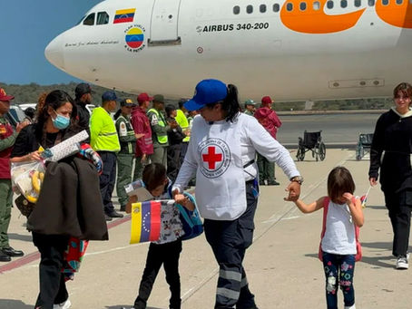 Repatrían alrededor de 90 niños venezolanos desde México; regresan con sus familias