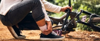 Separan de su cargo a policías que golpearon a ciclista en Metepec 