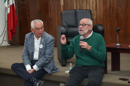Benito Taibo comparte con estudiantes de la UAEMéx el poder transformador de la lectura