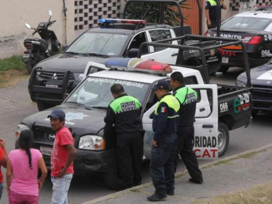Policías someten a sujeto agresivo que lesionó a menor de 7 años en Ecatepec
