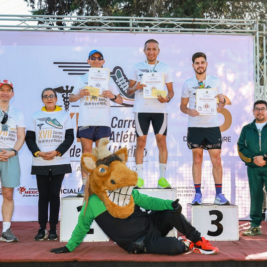 Casi mil competidores en la Carrera Atlética Conmemorativa al Día de la y el Médico 2025 de la UAEMéx