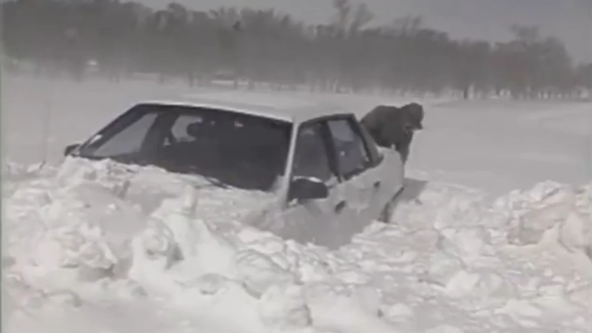 blizzard car stuck.webp