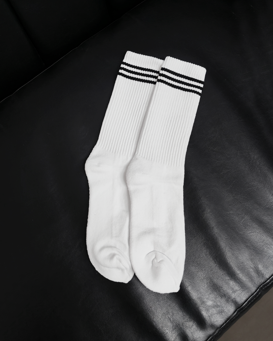 Medias tres líneas  - blancas