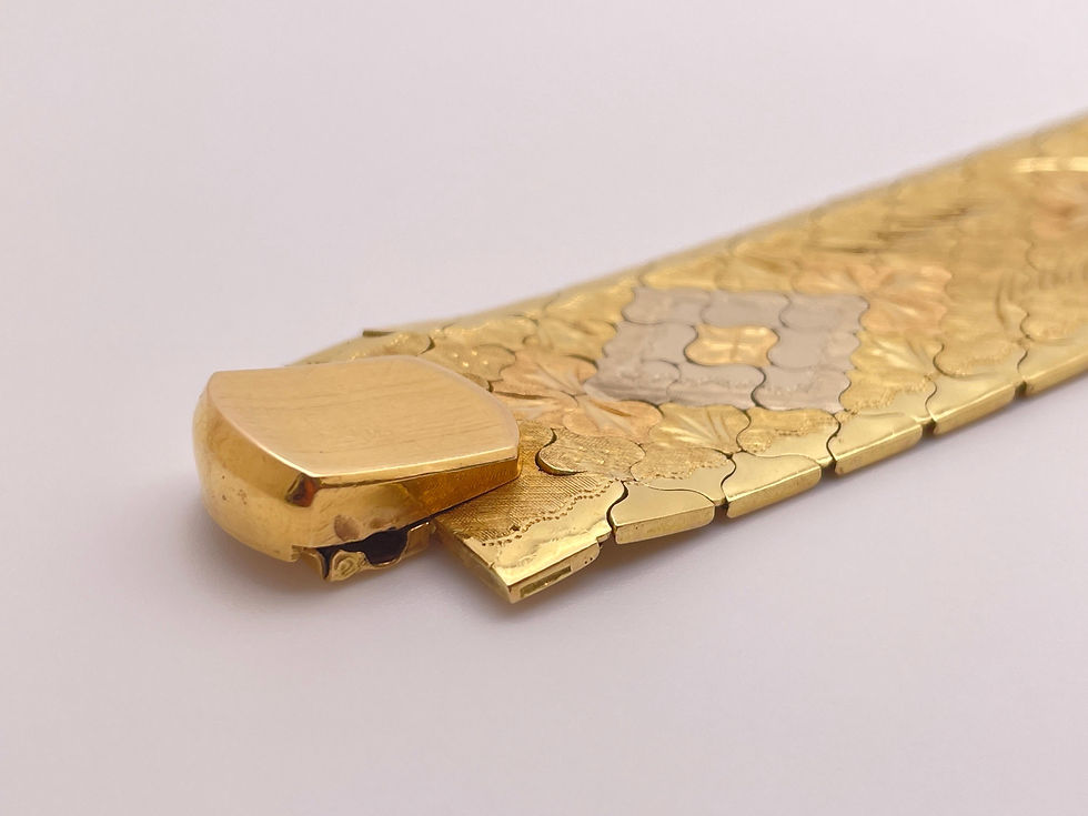 Thumbnail: 18K Two Tone Yellow White Gold Vintage Textured Flexible Bracelet