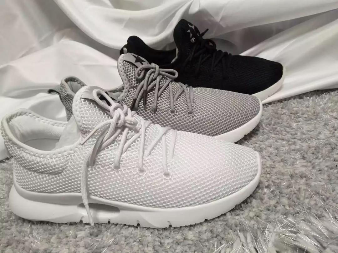 Sneaker