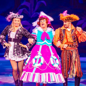 Elaine C Smith and the Glasgow King's Theatre panto 2024 cast, Peter Pan. Photo: Danny Kaan