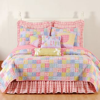 Biggest Trends in Dorm Room Decor
