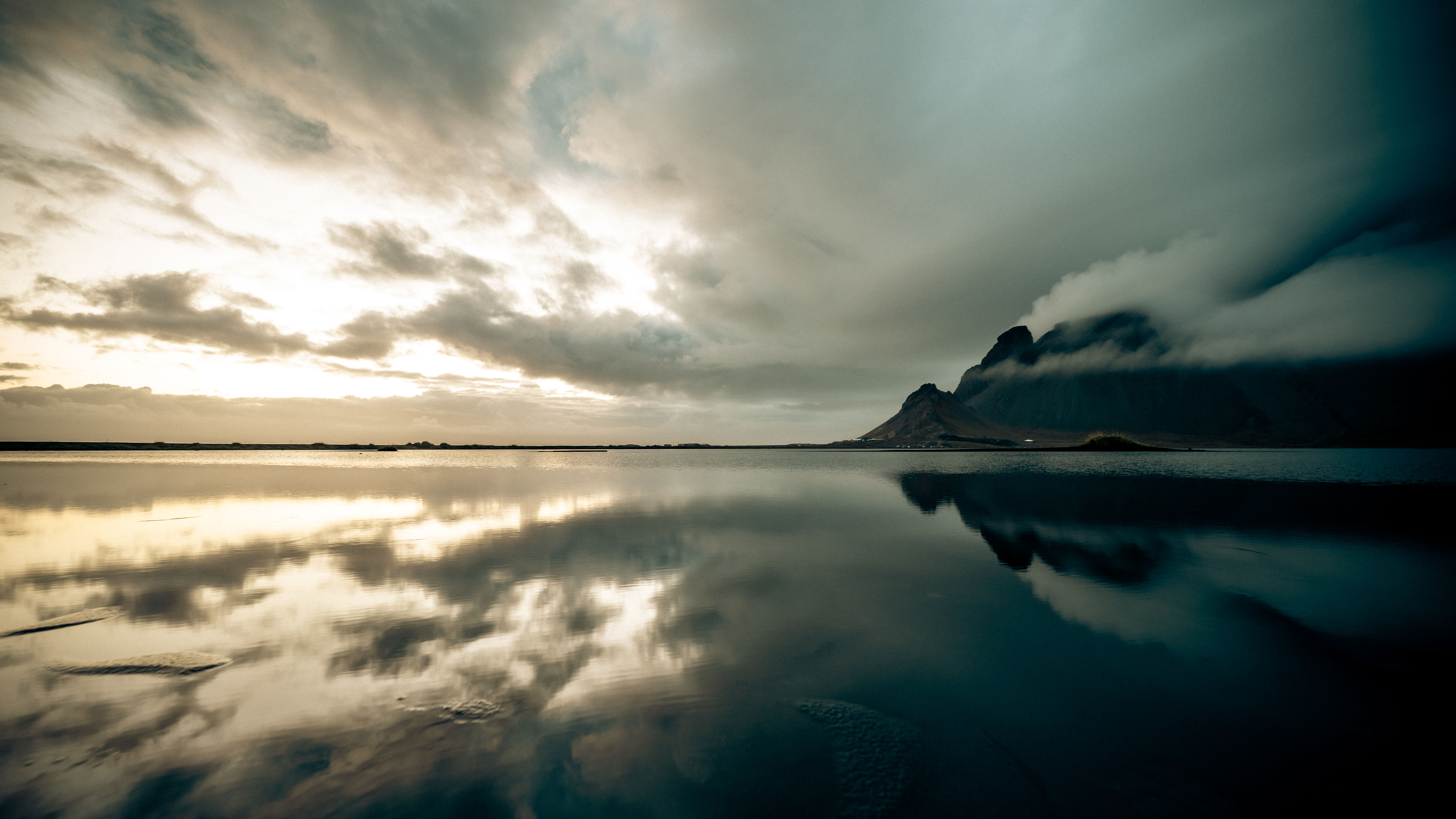 28-GATE28-JulieJamison-Reflect-Apr2026_NZ81526