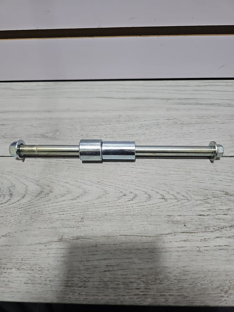 Miniatura: Eje trasero de rueda / Eje de rueda trasera / Axle trasero