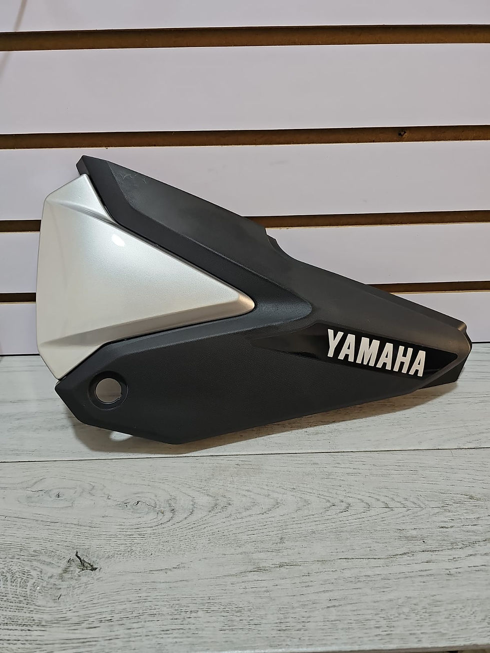 Miniatura: Tapa lateral derecha Yamaha (cover side 1)