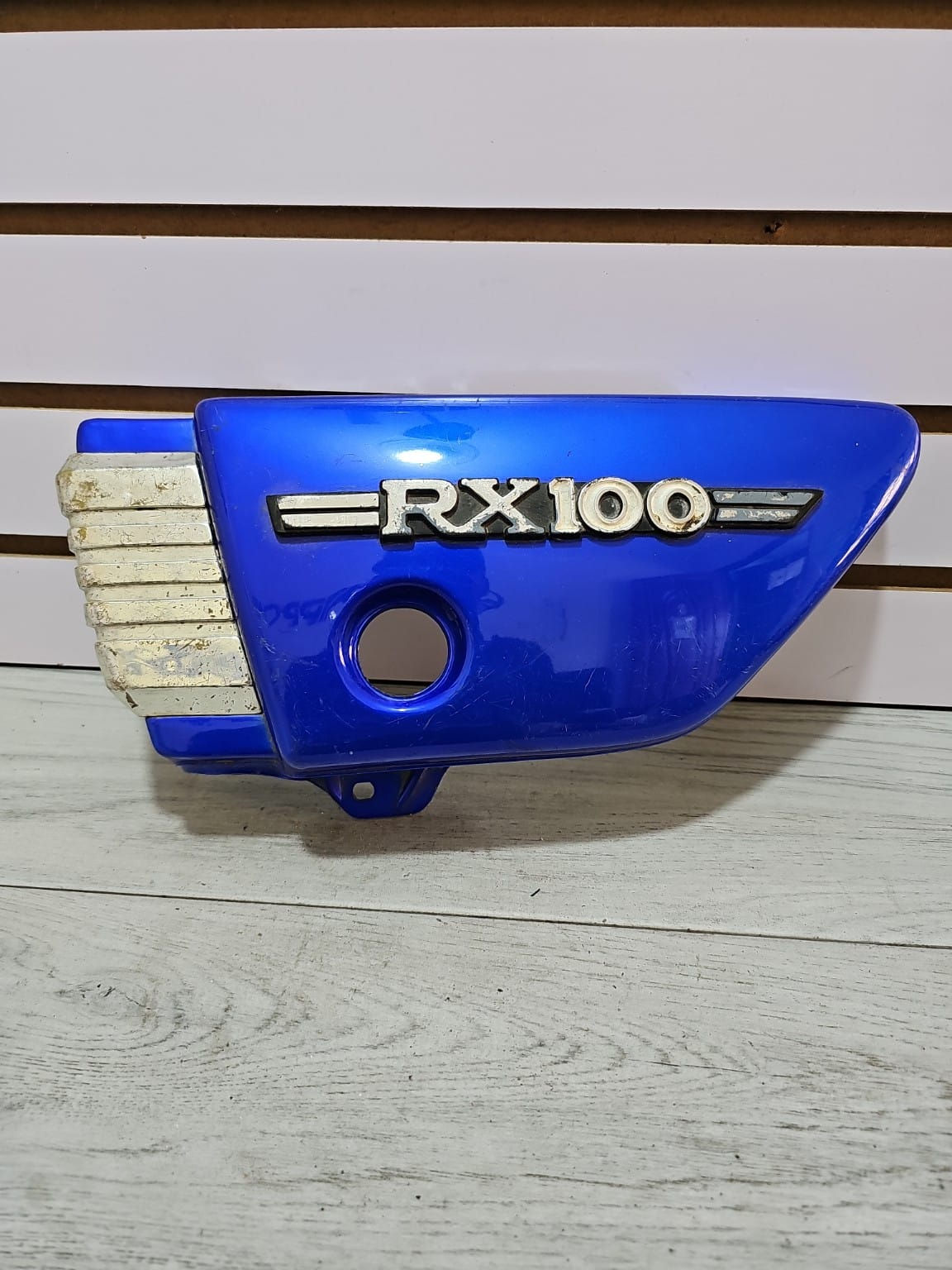 Tapa lateral derecha Yamaha RX100 (tapa de batería)