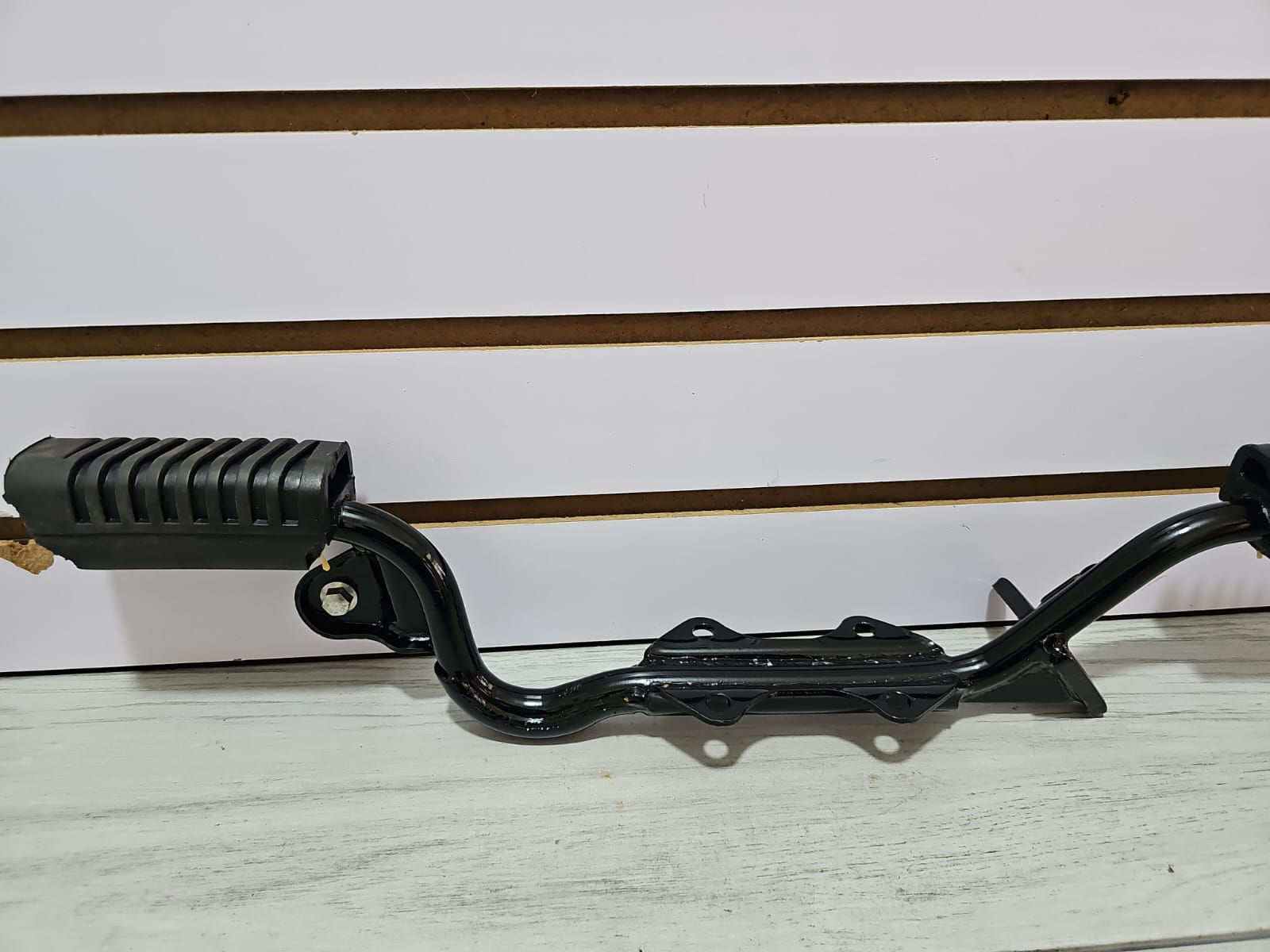 Soporte de posa pies trasero Bajaj (Holder Step)