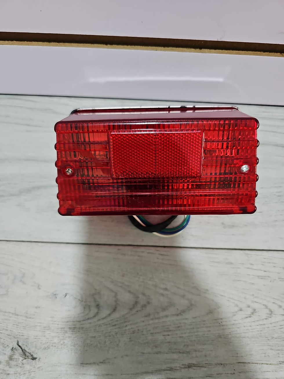 Miniatura: Stop trasero universal rectangular para motocicleta (luz de freno)
