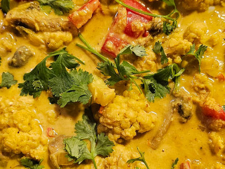 Creamy Coconut & Pineapple Veggie Curry
