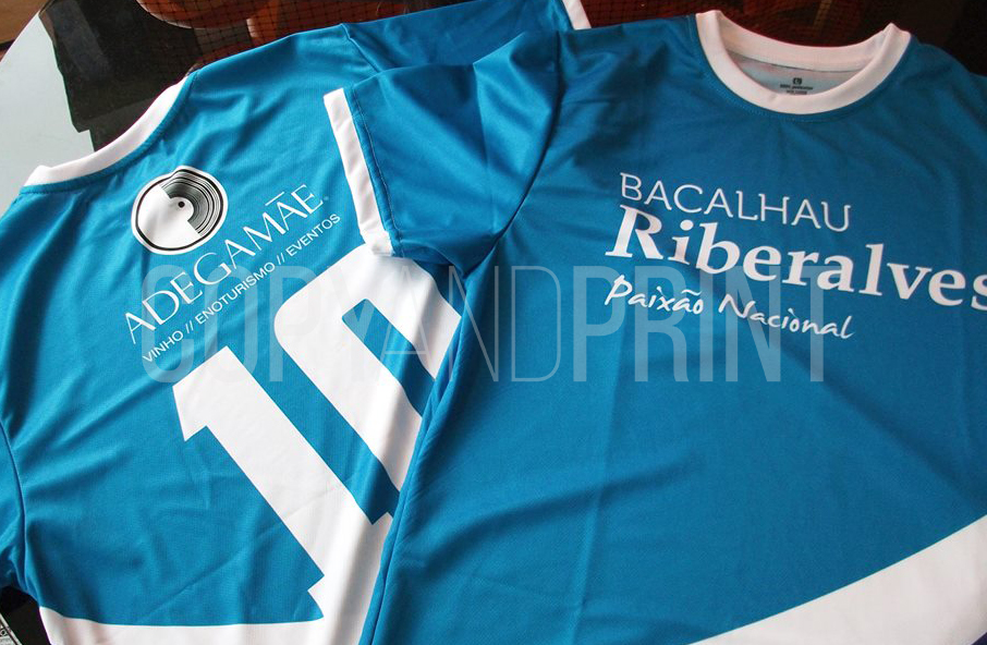 T-shirts Desporto Estampagem