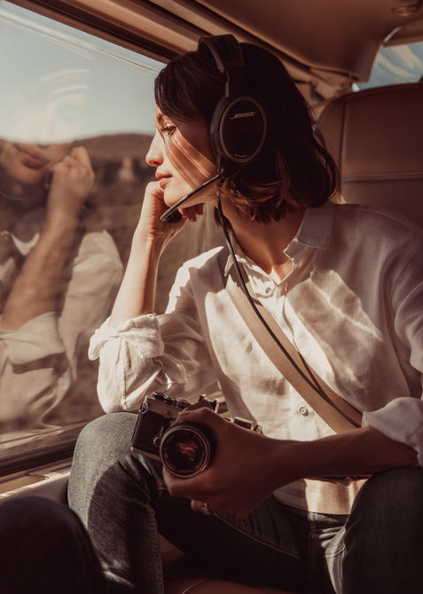 127-OO_WV_Lifestyle_Heli_Interior_Flight_Her_6094_MASTER
