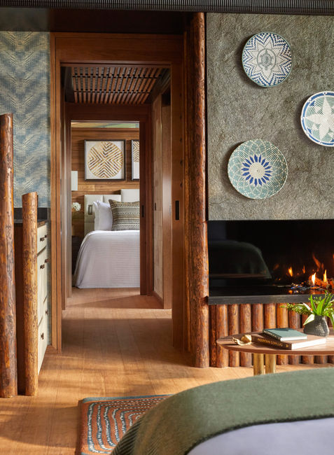  OO_GorillasNest_Accomodation_Forest_Queen_Bedroom_1947_MASTER