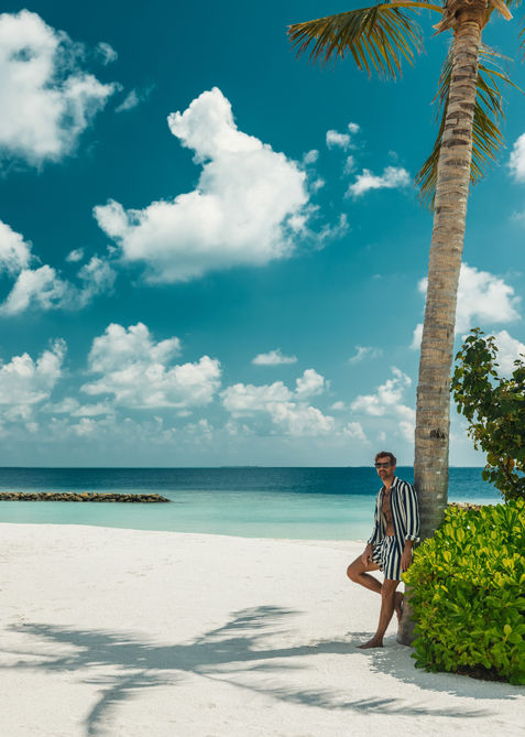 Beach_Palmtree_Chill_Man-5873_FINAL_Med