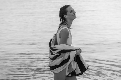 One&Only_Portonovi_LIFESTYLE_DAY3_Ocean_Towel_Her_11793_MASTER_BW