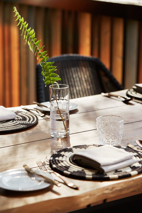 OO_GorillasNest_F&B_Nest_Restasurant_Breakfast_Detail_Table_0265_MASTER