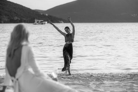 One&Only_Portonovi_LIFESTYLE_DAY4_Main_Beach_Dress_Girls_22801_MASTER_BW