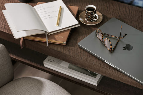 OO_OZ_Zaabeel_Deluxe_Bedroom_Business_3483_MASTER