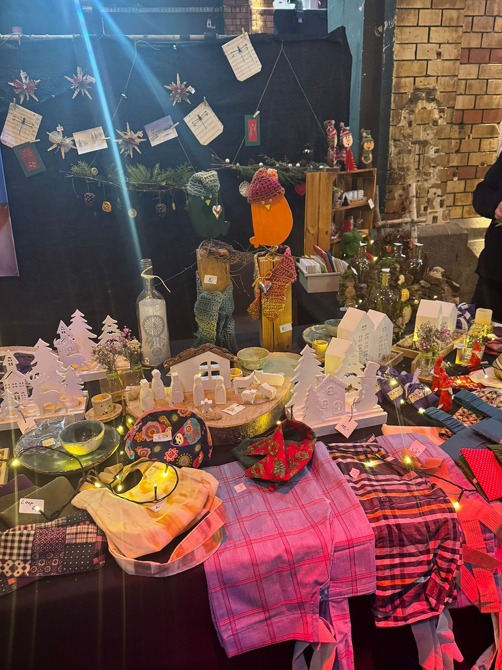 Der Förderverein der Robert-Blum-Schule Leipzig auf dem Weihnachtsmarkt 2025 im Werk II