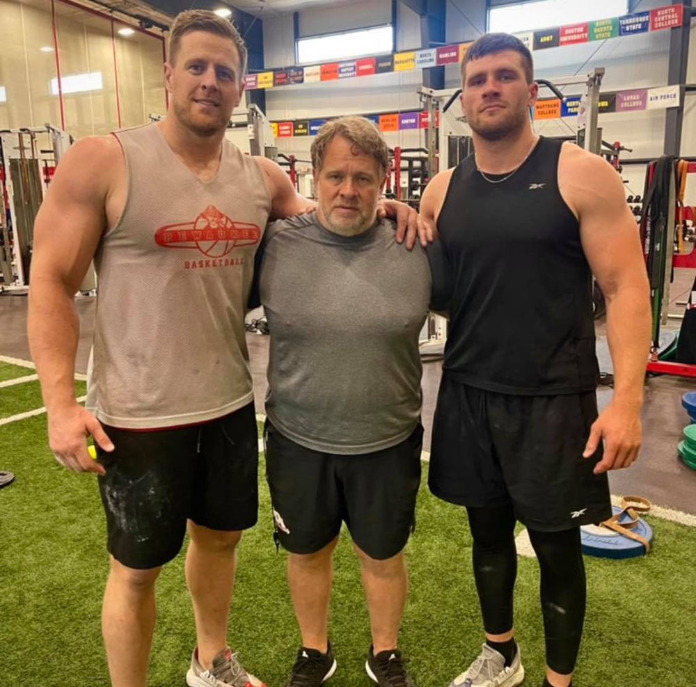 T.J. Watt has finished his offseason training and is looking massive on ...