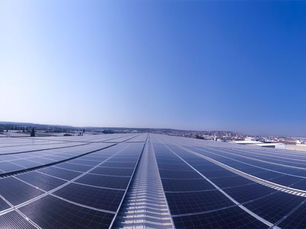 Antalya, Muğla ve İzmir depolarımızda 4.7 megawatt kapasiteli güneş enerjisi sistemlerimiz devrede