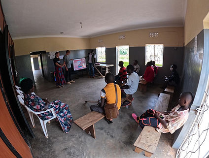 Medical student teaching a VHT training