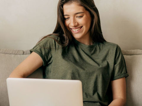 Student taking course online