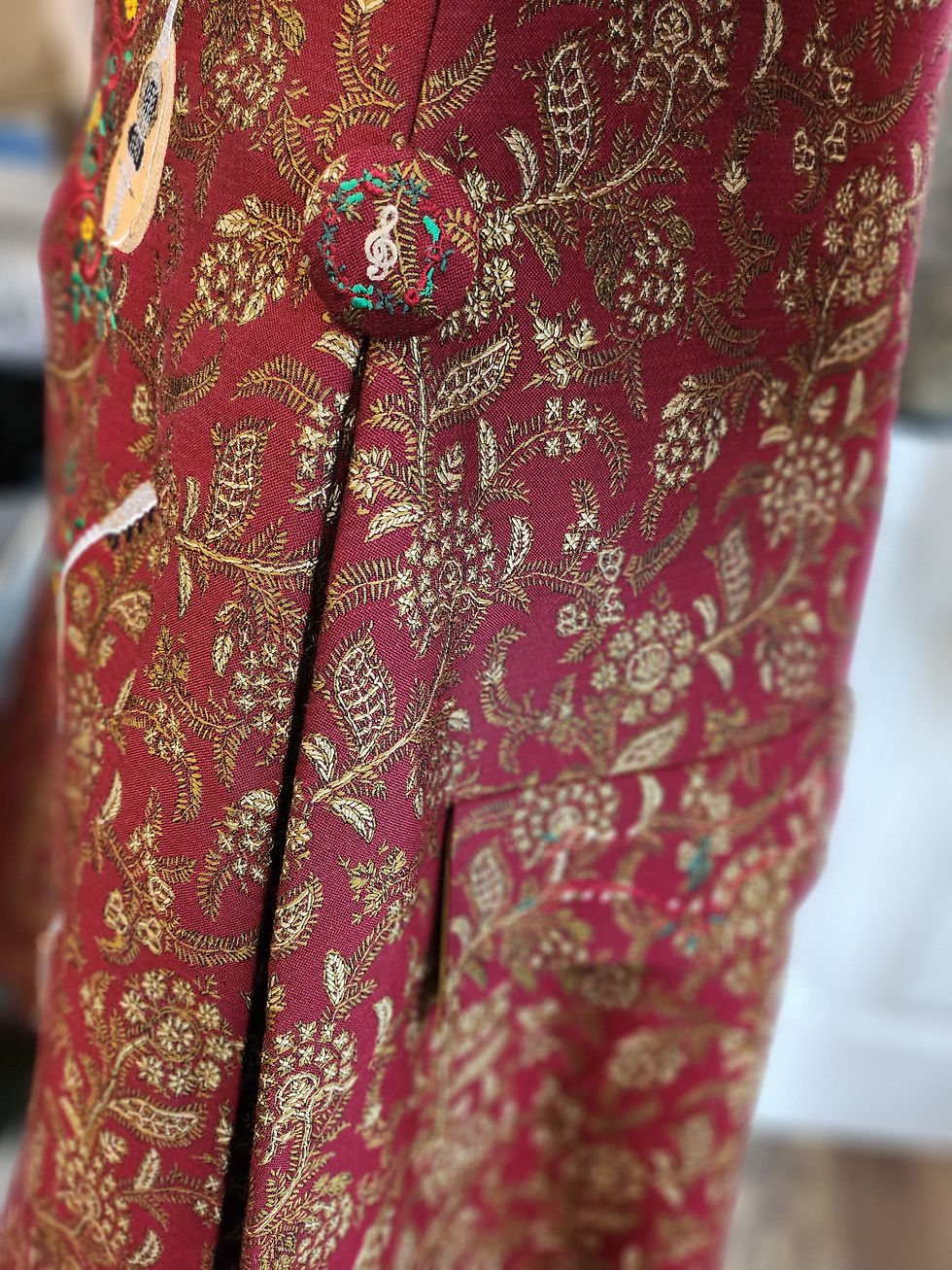 Baroque Coat Side vent