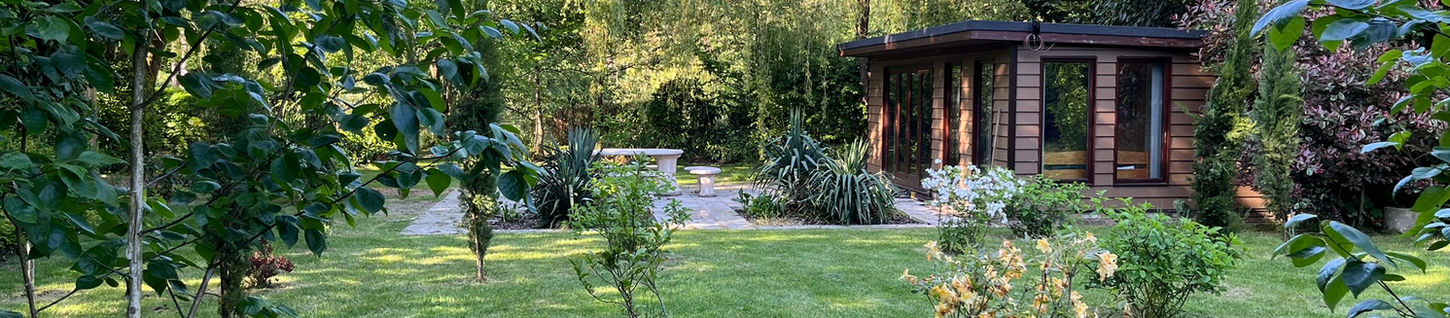 Luxury lakeside cabin in Broxbourne Hertforshire England 