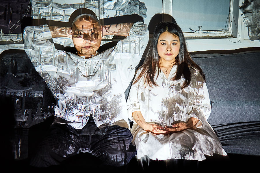 “王萌+于淼” 是由新媒体艺术家王萌和音乐家于淼创立的音乐组合