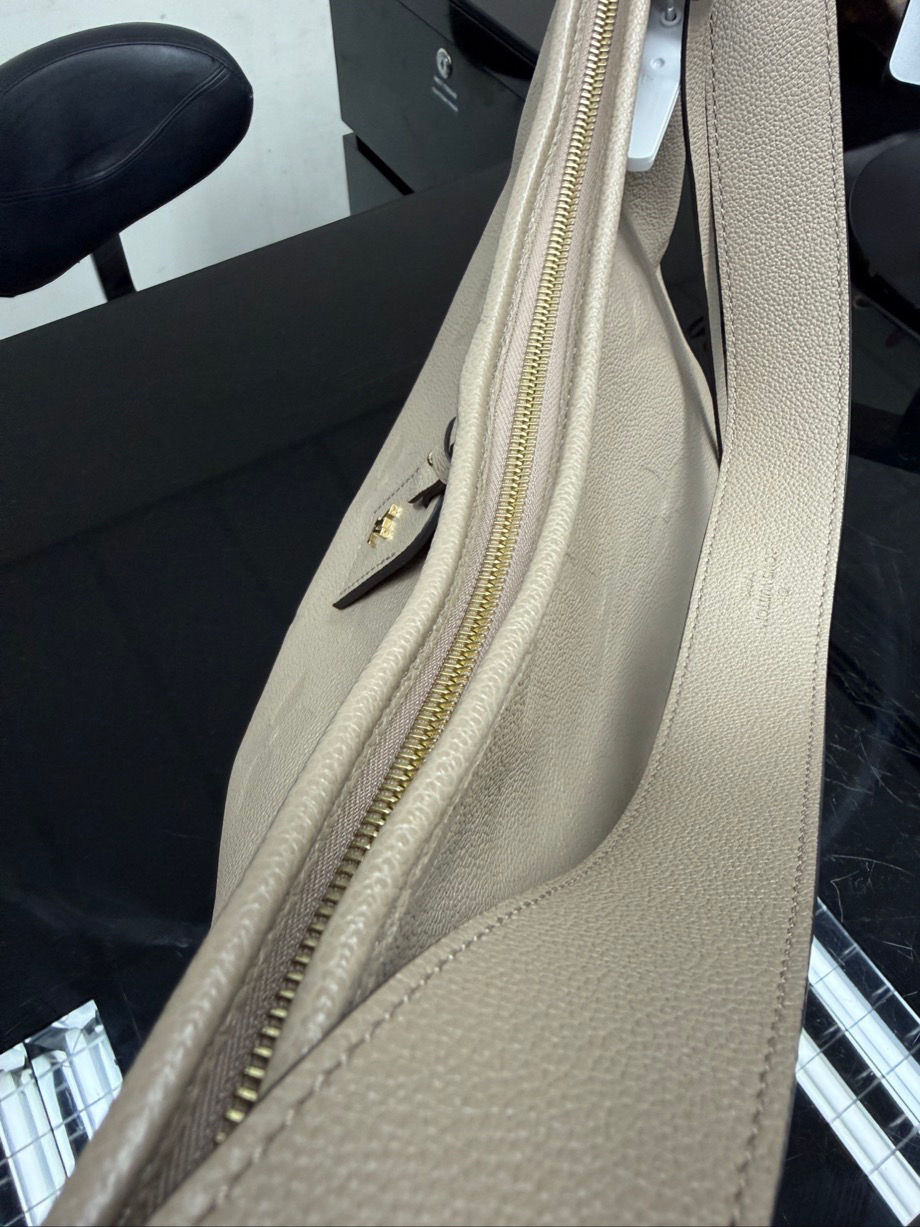 Thumbnail: 二手Louis Vuitton Carryall MM 