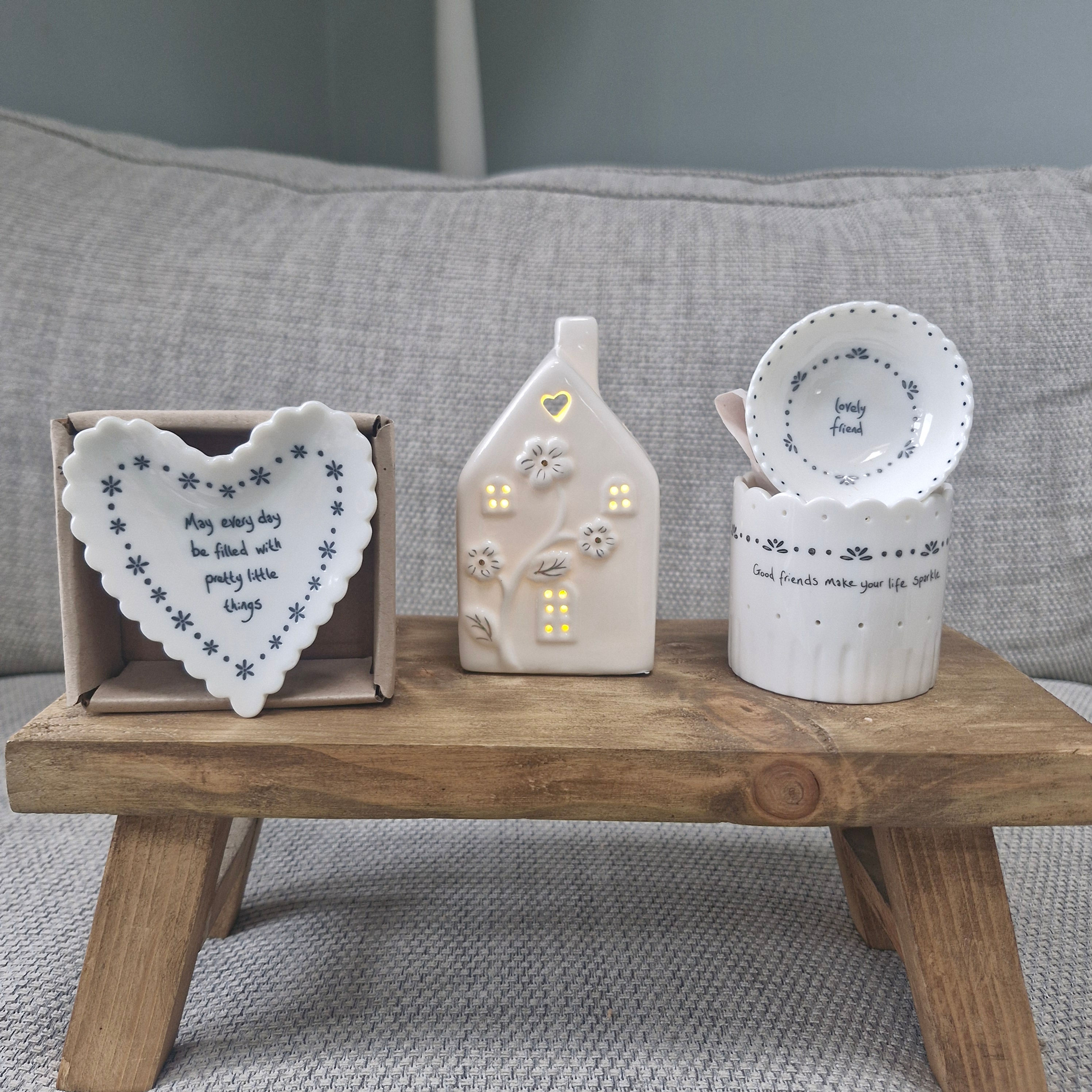 Lovely Friend Daisy Gift Bag Set