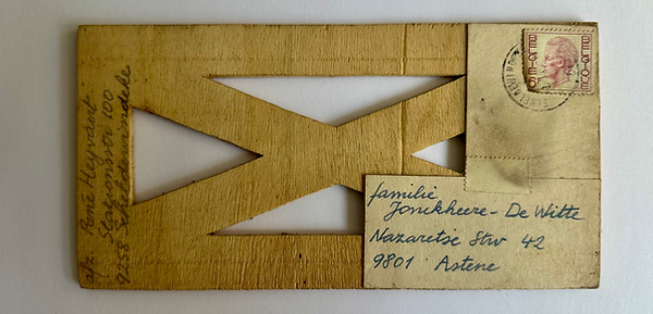 Heyvaert, mail art hout 1 voorkant.jpg