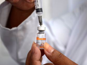 RESENDE INICIA APLICAÇÃO DA SEGUNDA DOSE DA VACINA CONTRA COVID-19  