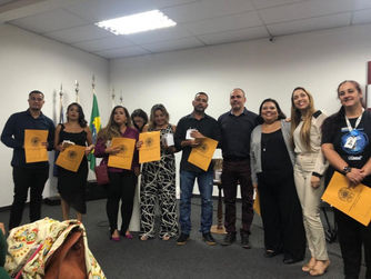 EQUIPE DE ENFERMAGEM DA SANTA CASA RECEBE HOMENAGEM POR TRATO COM A COVID-19