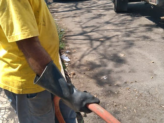 CHUVAS: MUNICÍPIO REFORÇA MANUTENÇÃO E LIMPEZA DE AVENIDAS