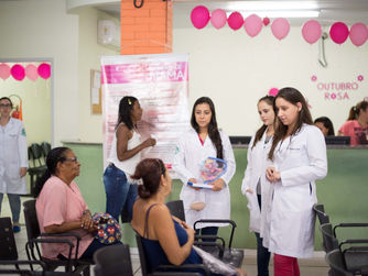 MAIS DE 800 EXAMES SÃO FEITOS      NO 'DIA D' DO OUTUBRO ROSA