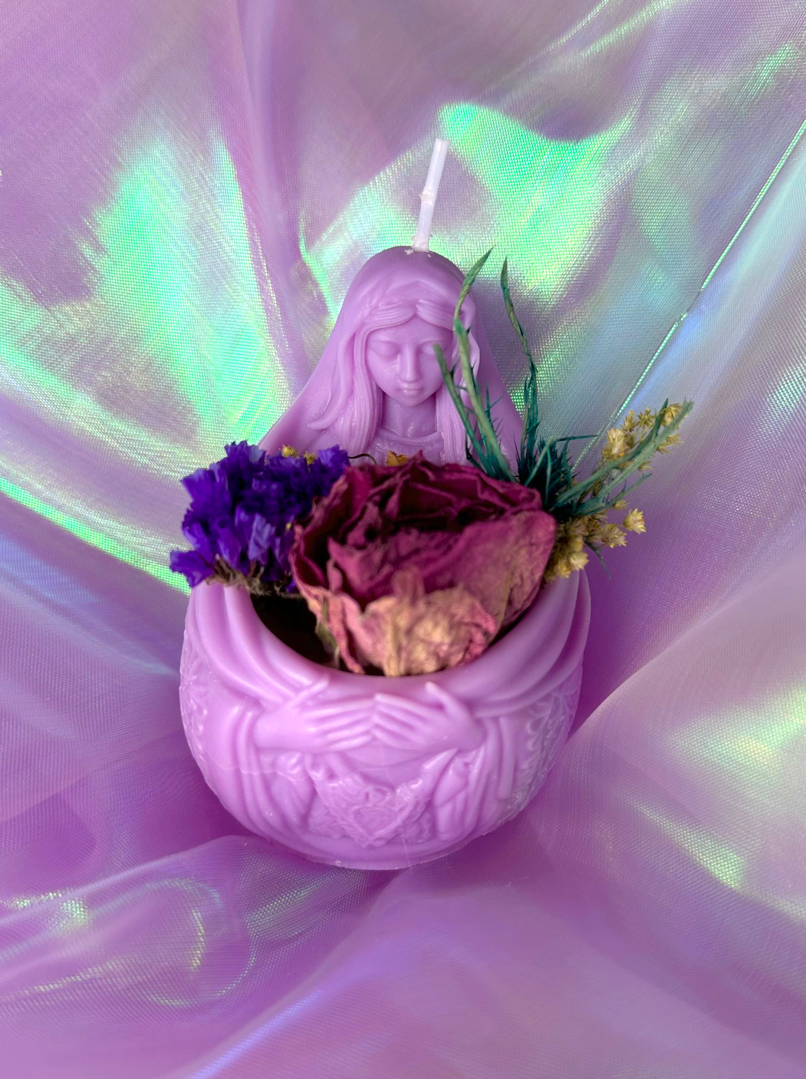 Virgen con Flores Secas