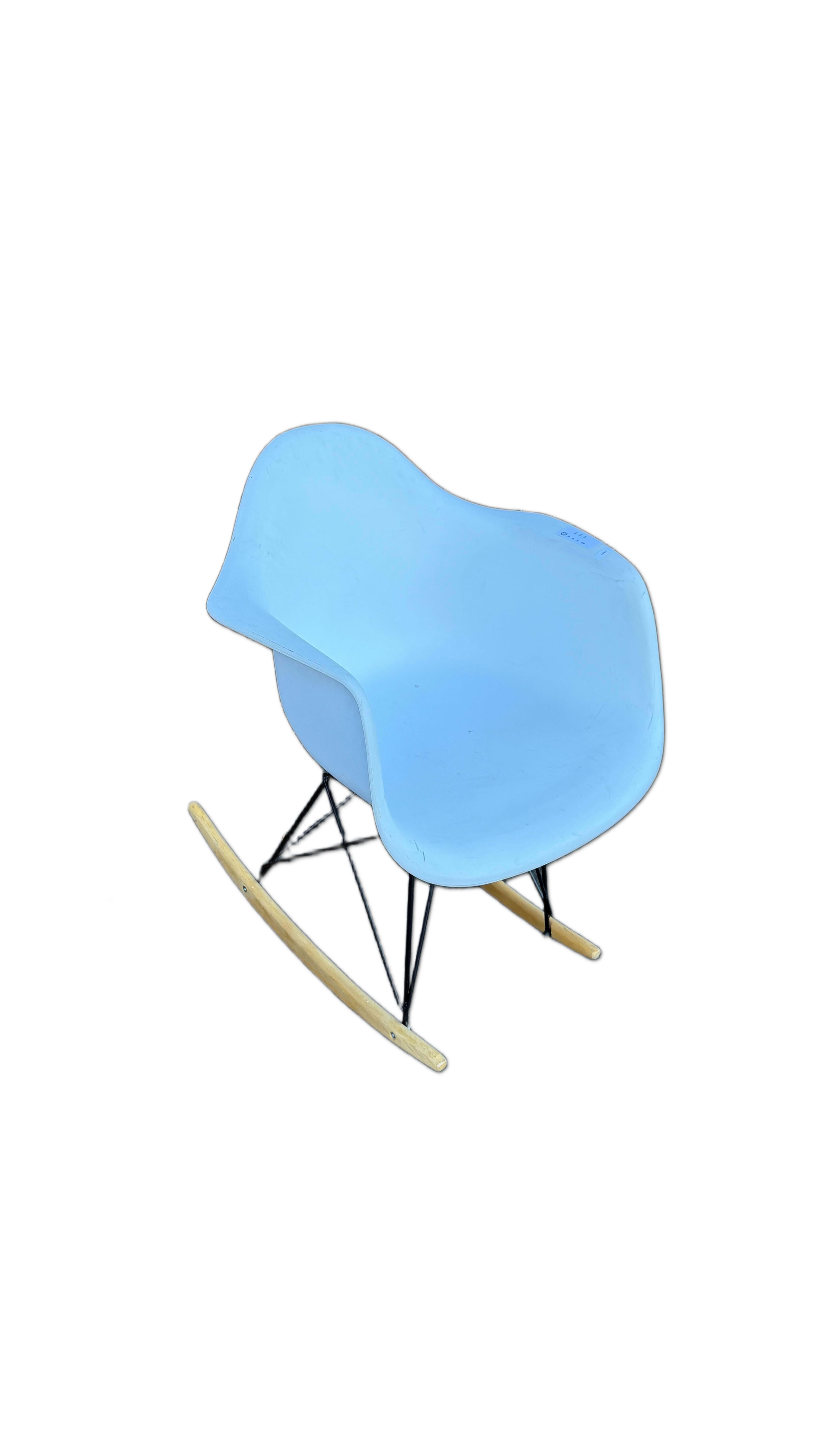 White Replica Eames RAR Rocking Chair