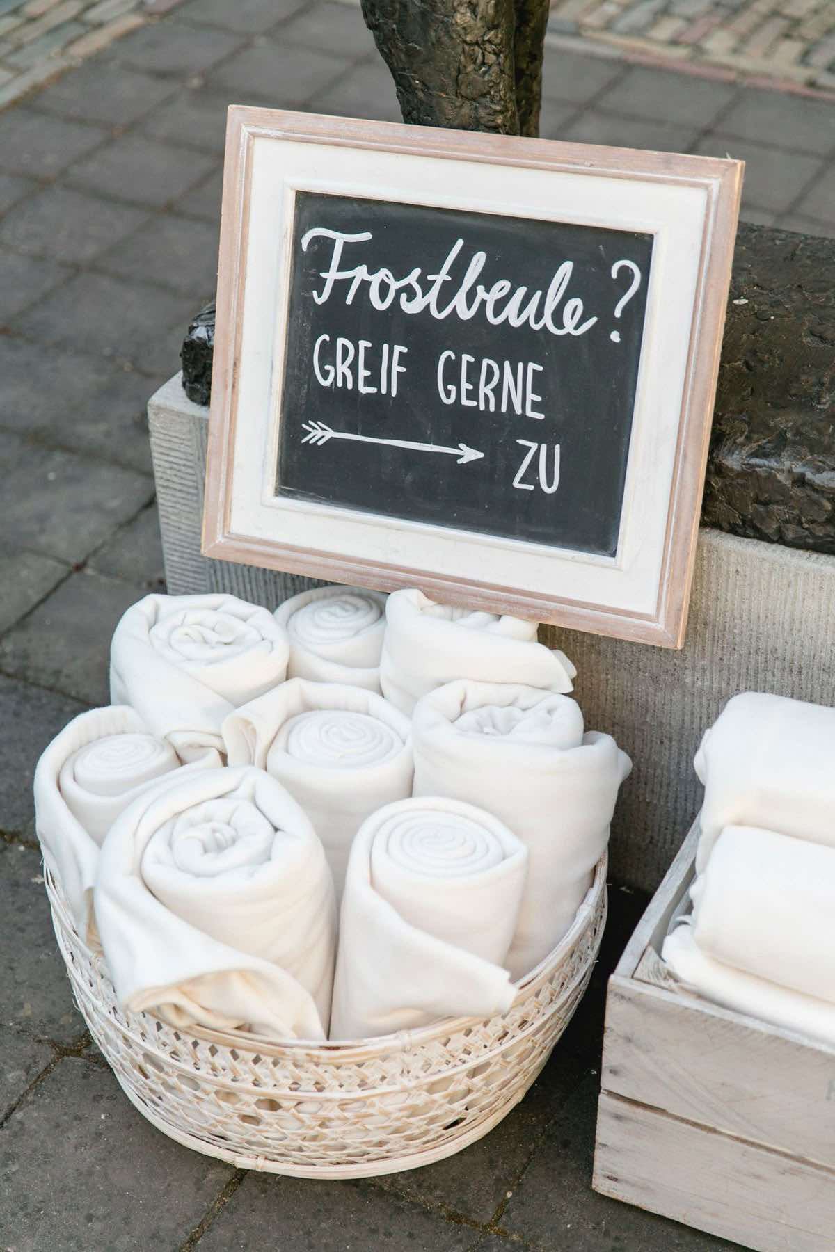 WOLLDECKEN KISTE"VERSCHIEDENDE FARBEN"