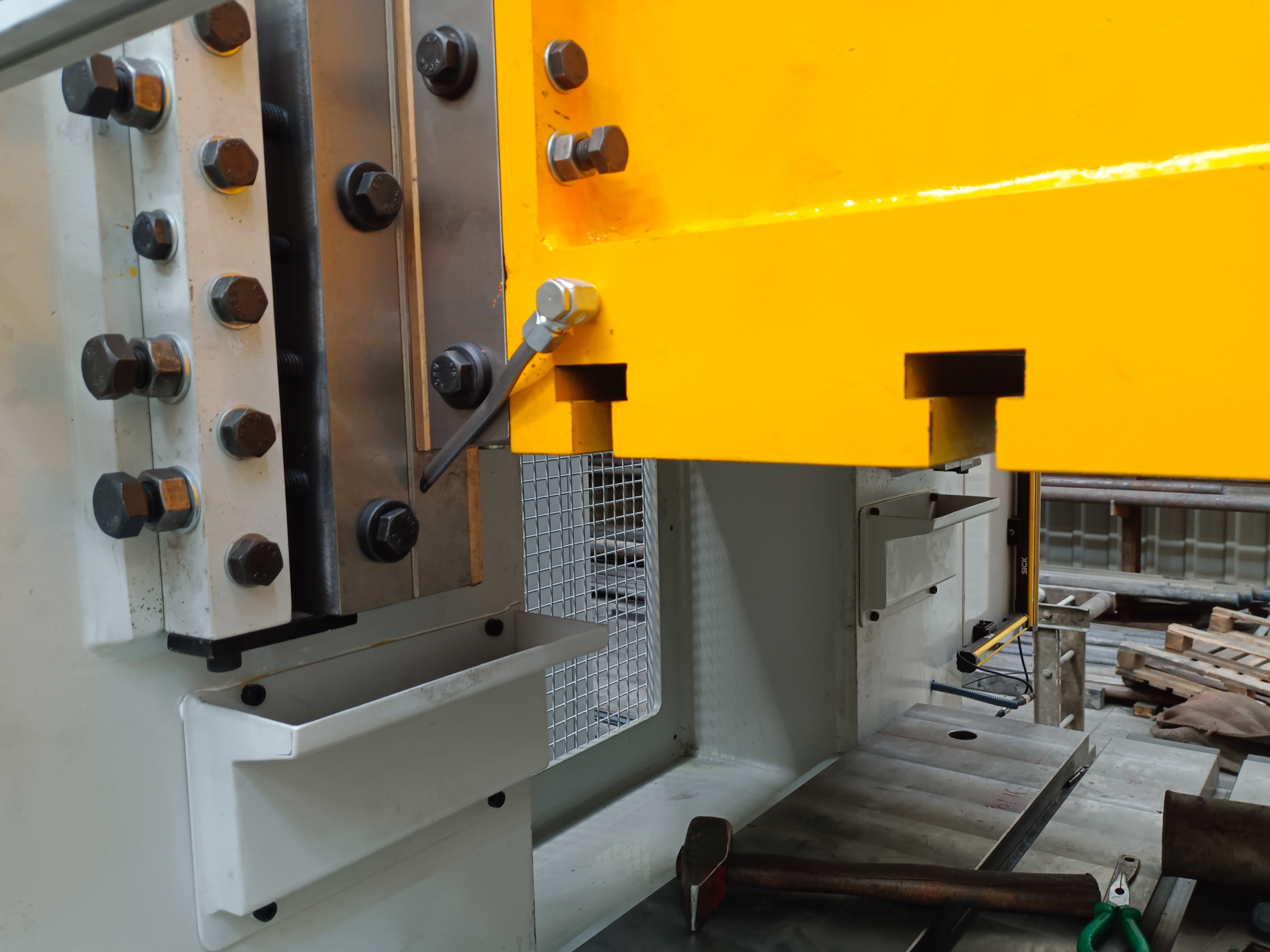 Parallelism, Off-Center Loading and Slides in Mechanical Presses