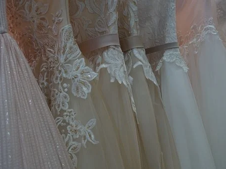 Des robes de mariée de seconde main ! Pourquoi ?